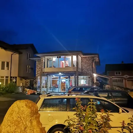 Nikrom1